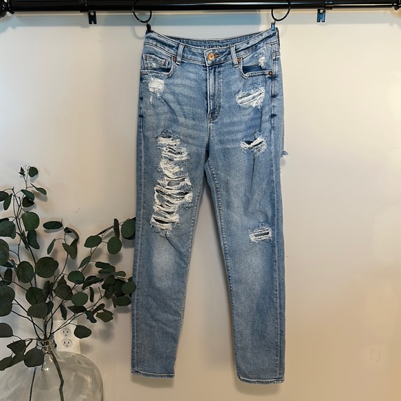 American Eagle Outfitters Denim - AEO American Eagle Mom Jean Distressed 4 Long